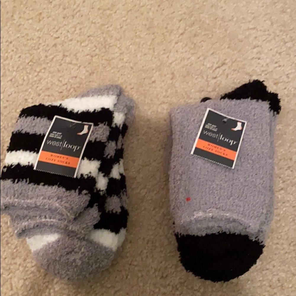 2 pairs of Women’s Cozy socks